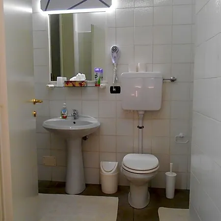 Le Rose Malpensa Bed & Breakfast 3*
