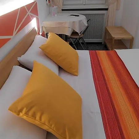 Le Rose Malpensa Bed & Breakfast 3*